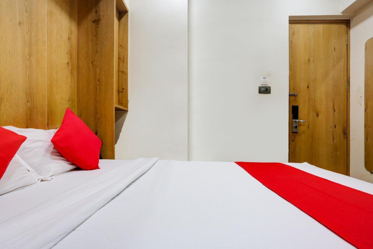 Oyo 81549 Hotel Elegance Nx Mumbai Bagian luar foto
