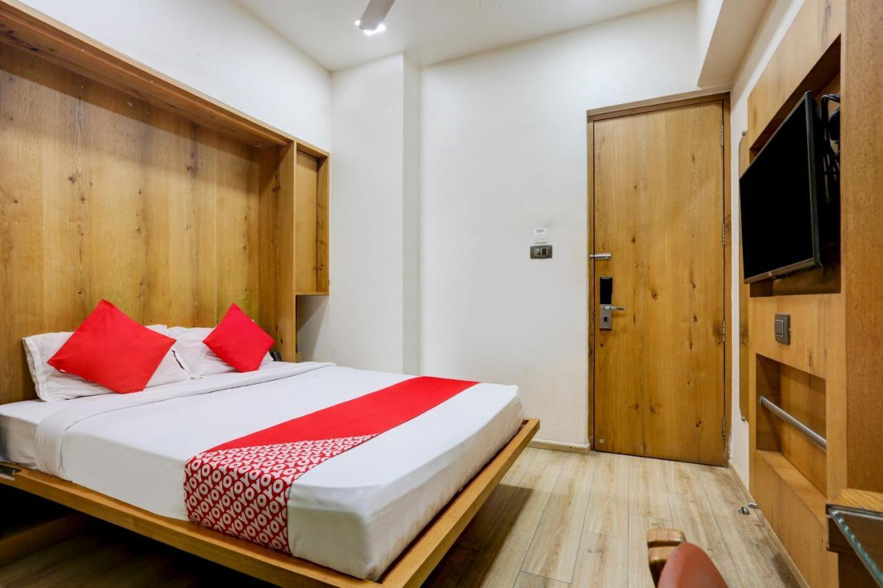 Oyo 81549 Hotel Elegance Nx Mumbai Bagian luar foto