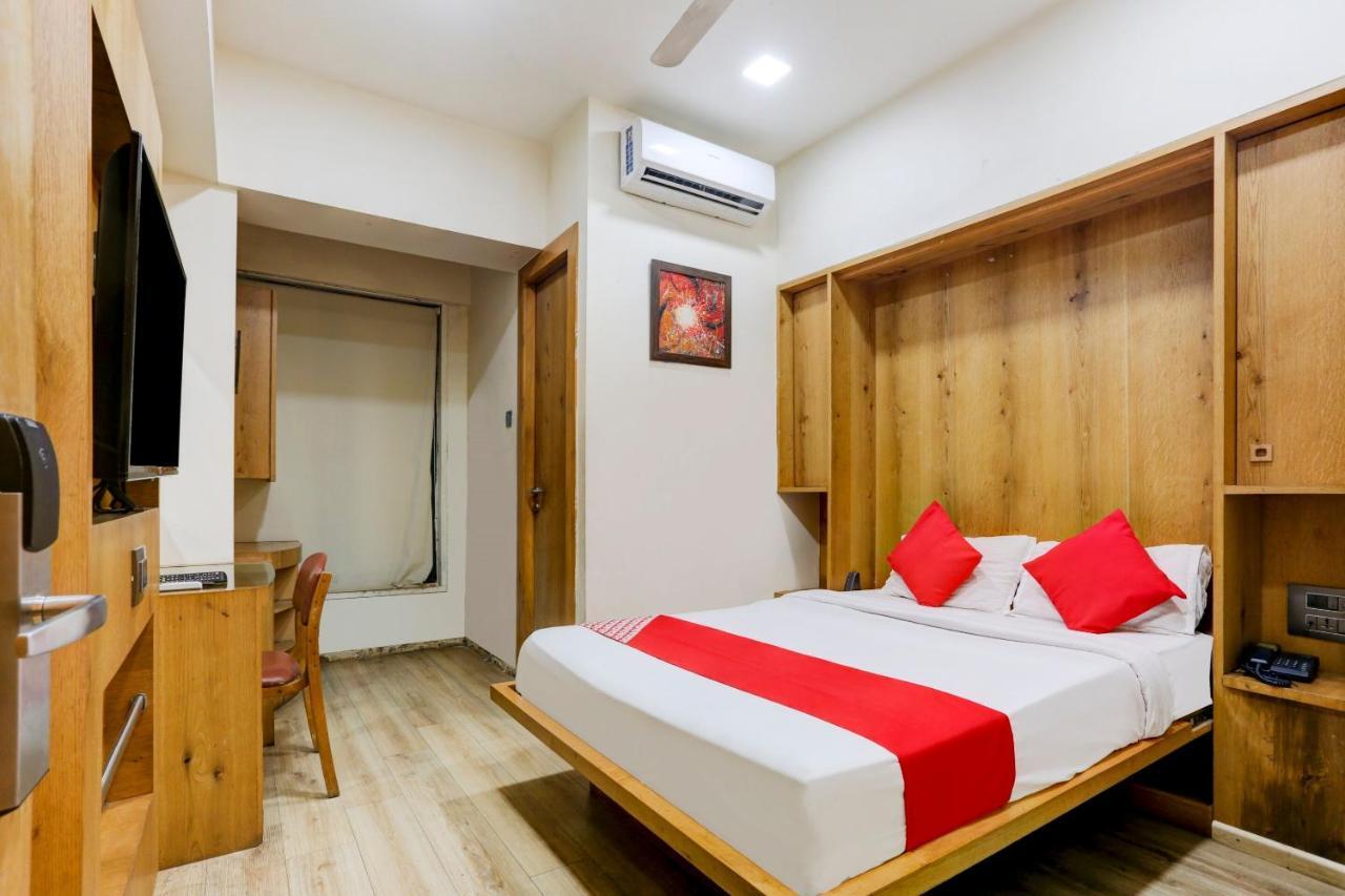 Oyo 81549 Hotel Elegance Nx Mumbai Bagian luar foto