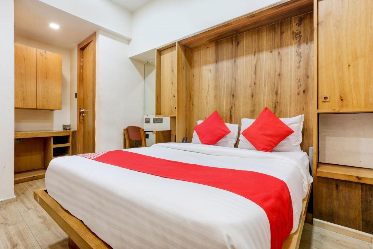 Oyo 81549 Hotel Elegance Nx Mumbai Bagian luar foto